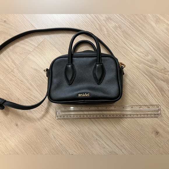 Snidel Girl Crossbody Purse/Handbag - Picture 2 of 7